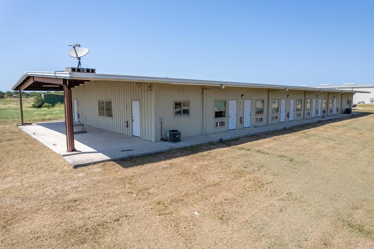 4067 Hwy 59 E photo 3