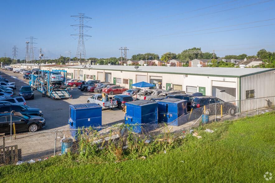Bissonnet Business Park-Mechanics Welcome 11450 Bissonnet St photo 4