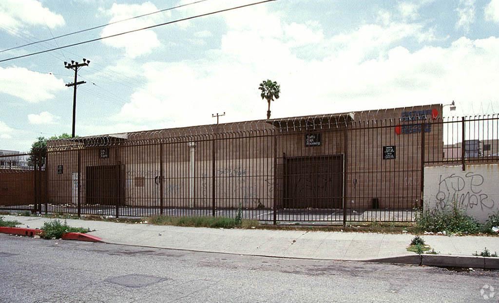 Flex Property For Lease photo 2
