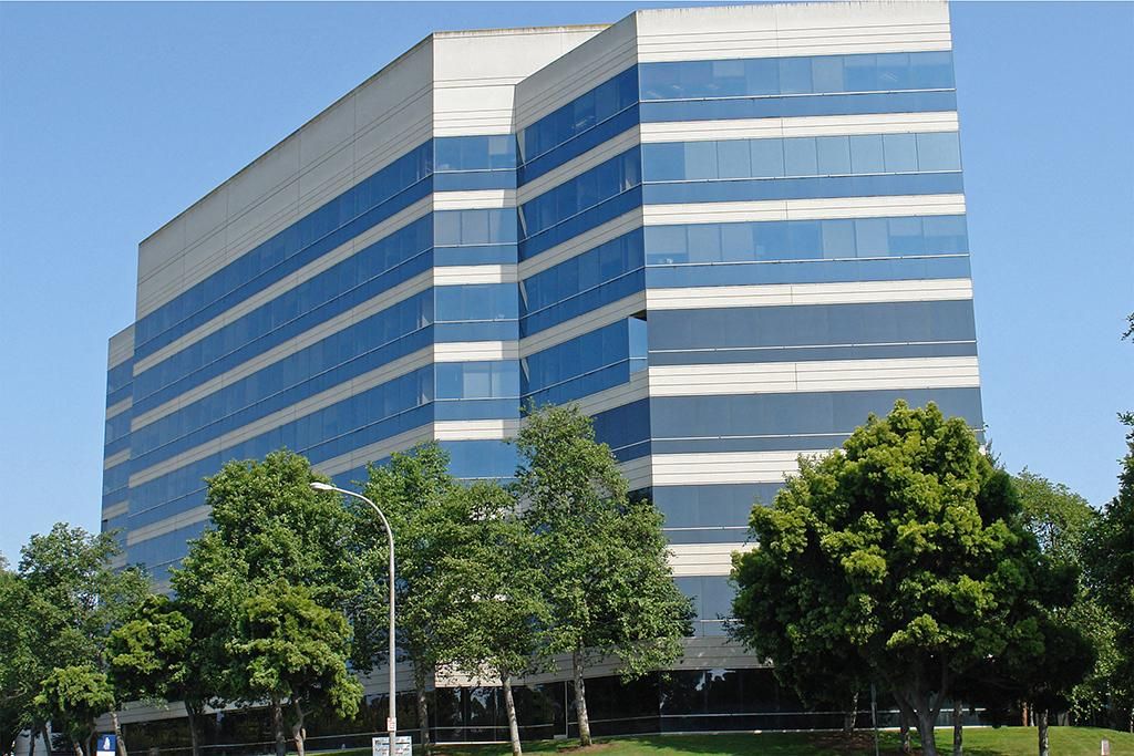 400 Corporate Pointe photo 1