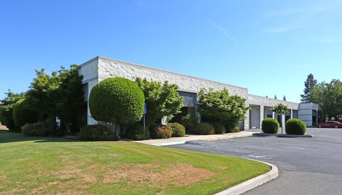 Warehouse Space for Rent at 2720 N Grove Industrial Dr Fresno, CA 93727 - #4