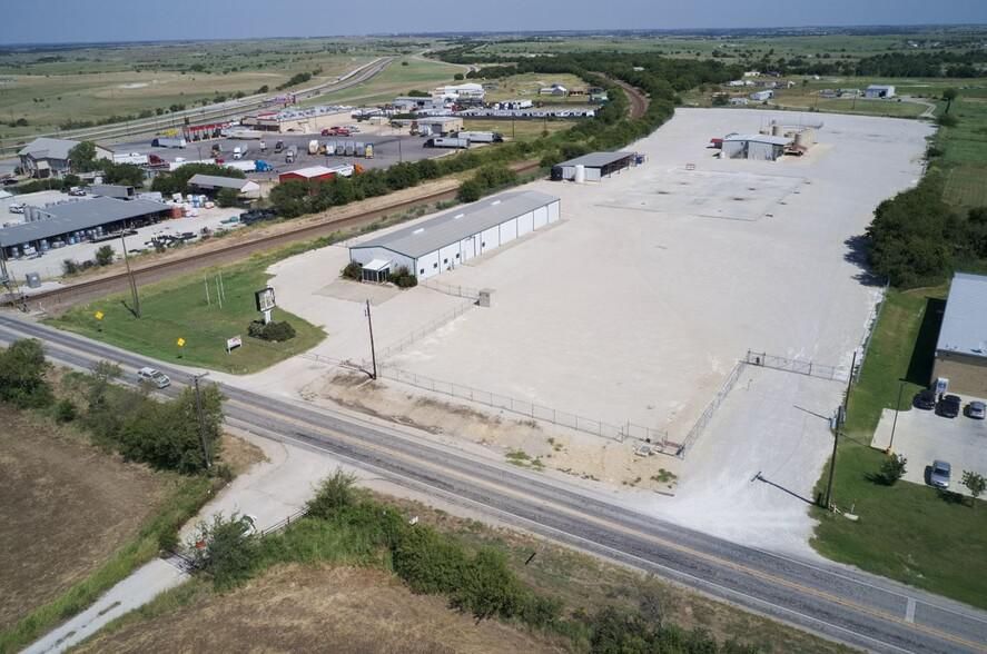 14,150 SF on 10 Acres 115 Illinois St photo 3