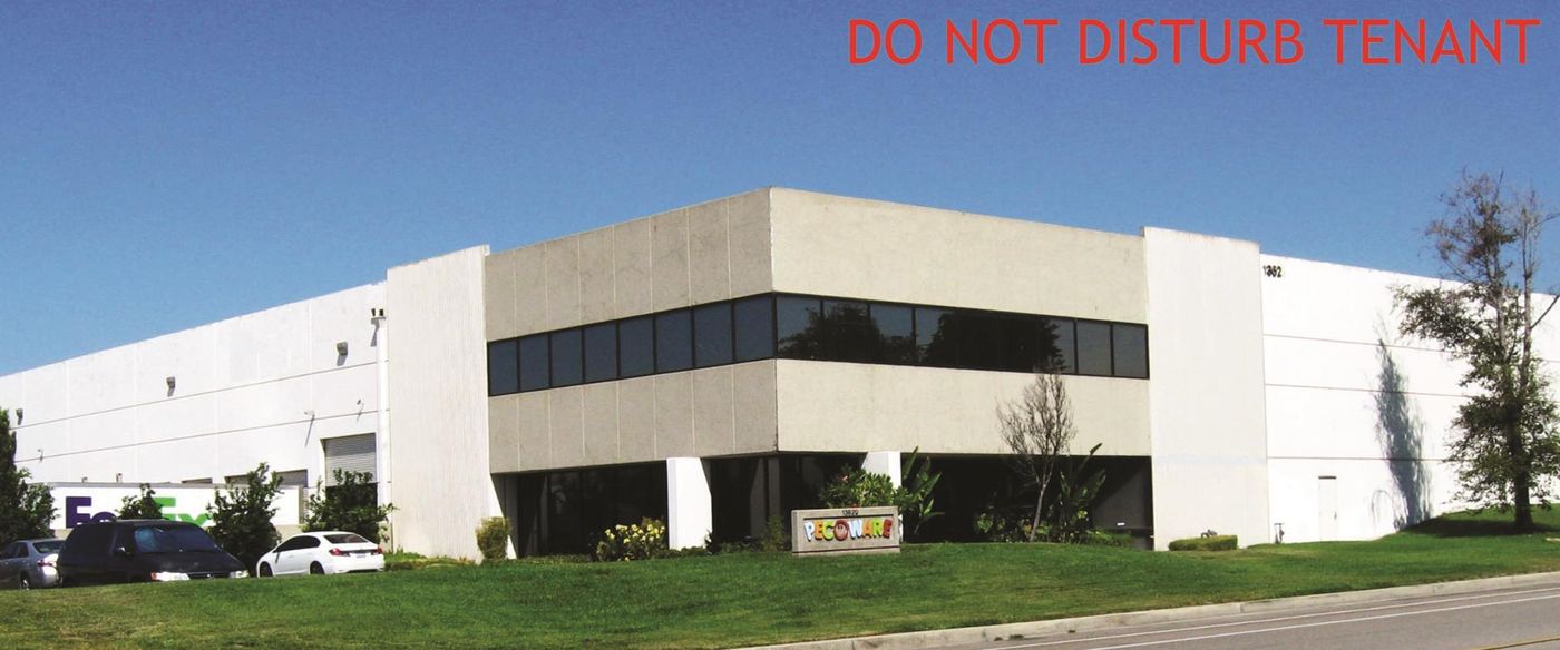 DO NOT DISTURB TENANT photo 1