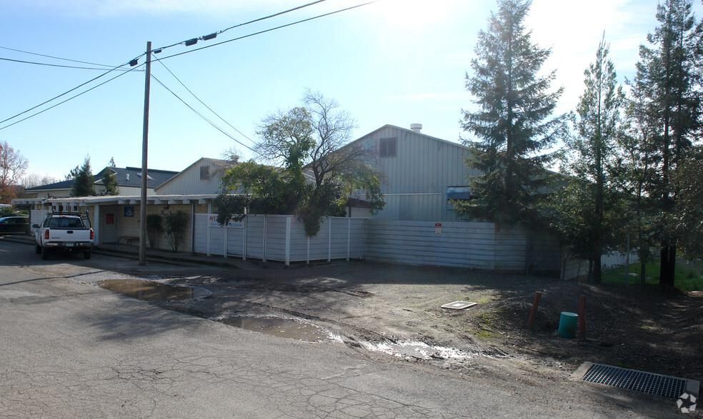 1201 E Macarthur St photo 1