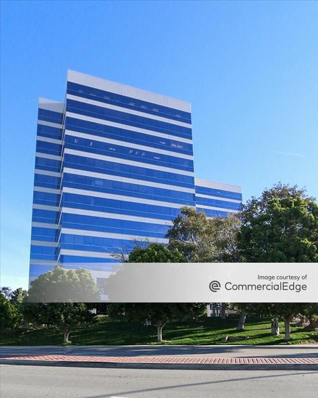 600 Corporate Pointe photo 1