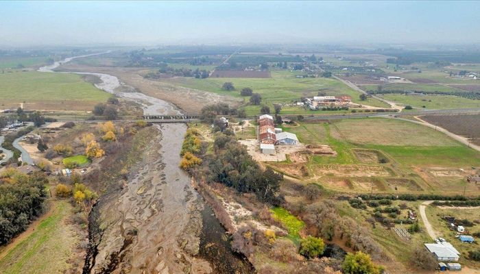 Warehouse Space for Rent at 10513 Road 236 Terra Bella, CA 93270 - #8