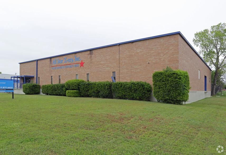 3029 E Randol Mill Rd photo 2