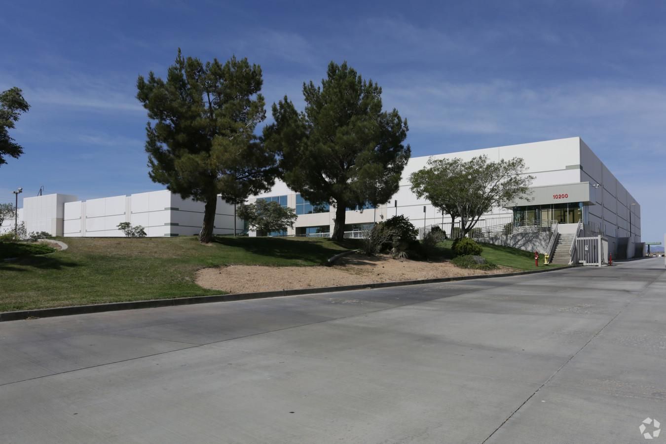 Hesperia Distribution Center photo 2