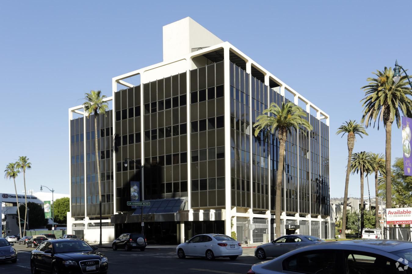 8447 Wilshire Blvd, Beverly Hills photo 3