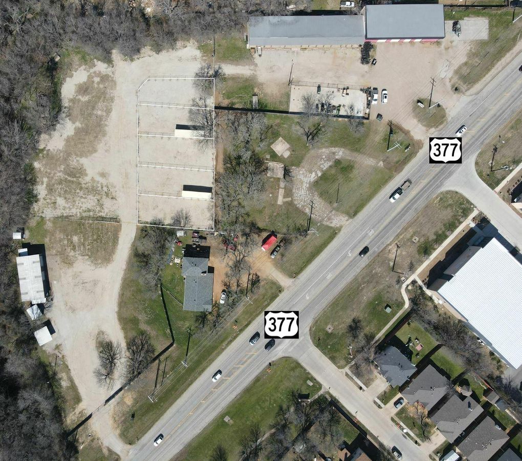 Denton Mini Yards photo 3