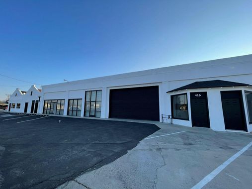 High Visibility Industrial/Service Commercial Building in Porterville, CA