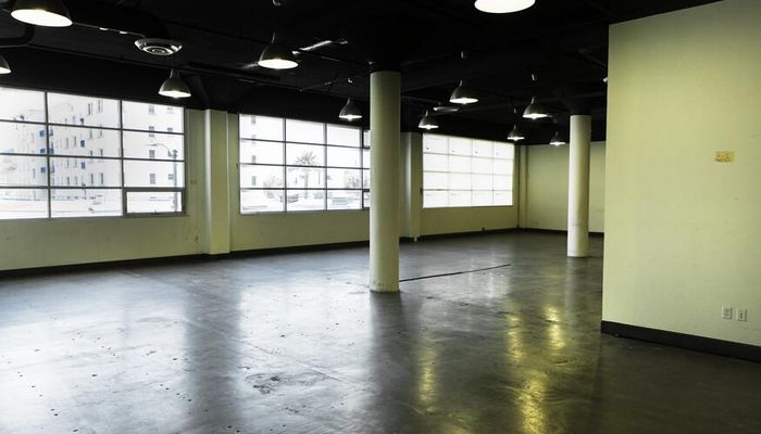 Warehouse Space for Rent at 2700 S Grand Ave Los Angeles, CA 90007 - #9