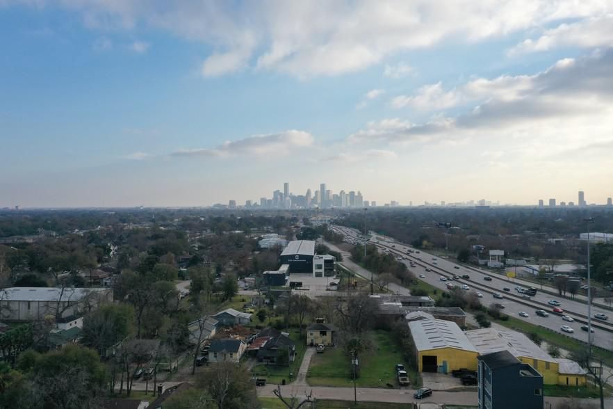 3410 North Fwy photo 3