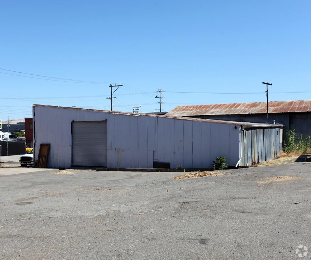 Industrial Property For Lease photo 1