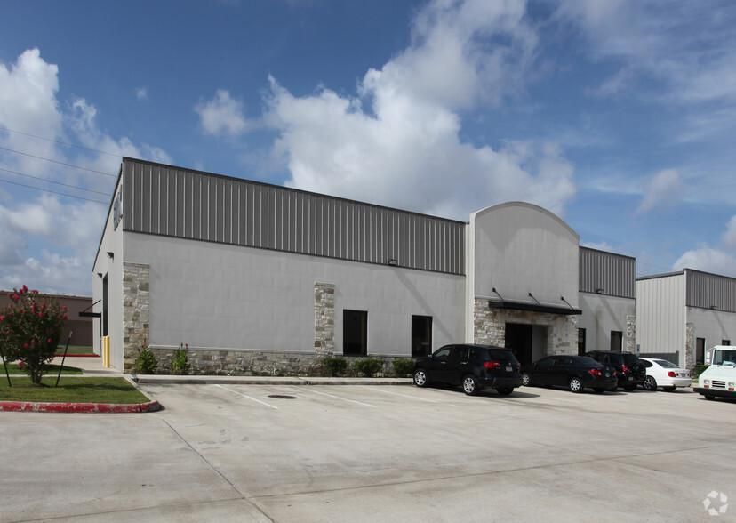 Building G 1207 Price Plaza Dr photo 2