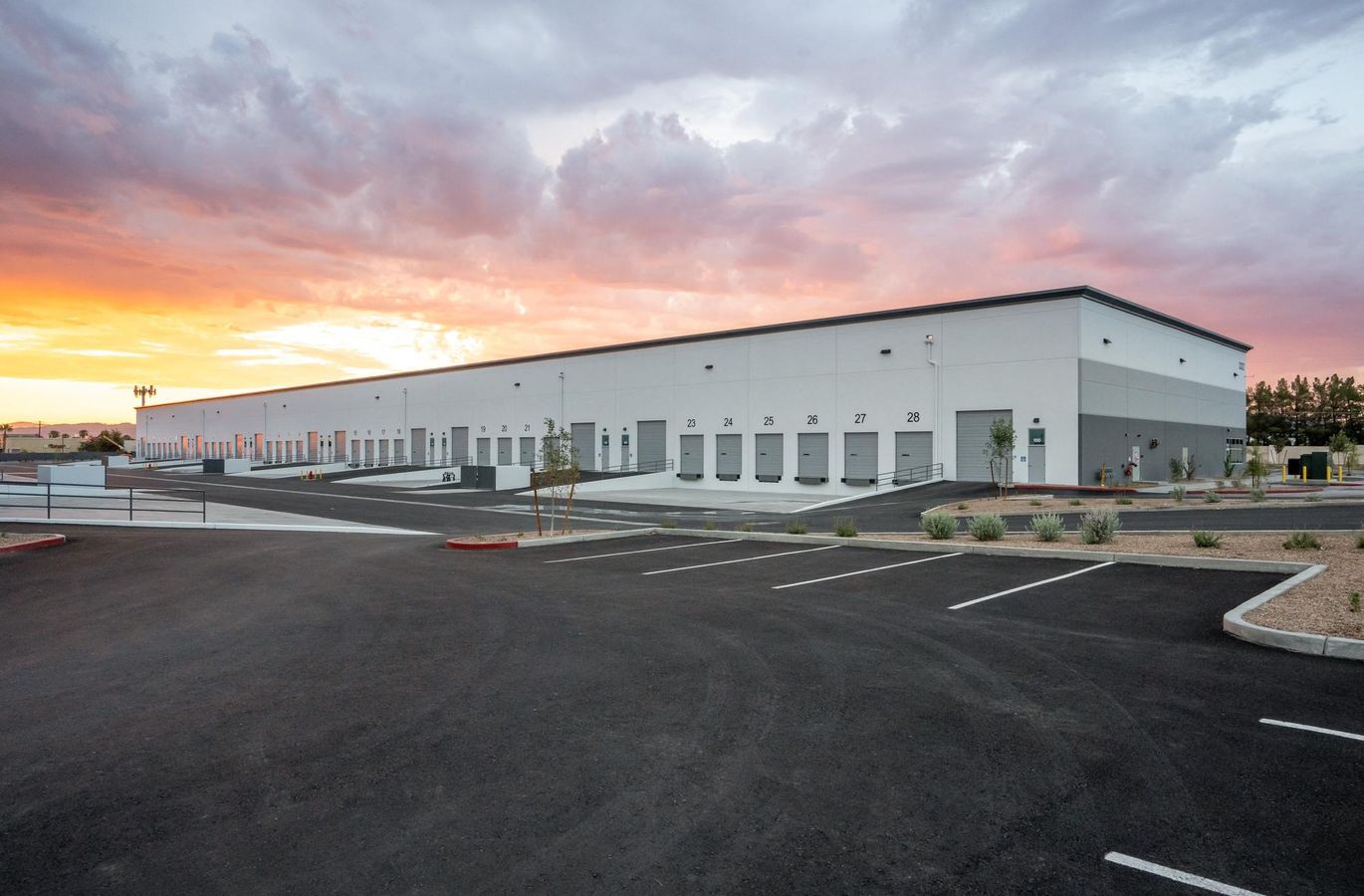 Sunset Airport Center II photo 3