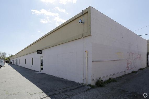 15013-15019 Califa St