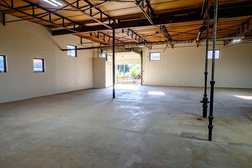 7108 Envoy Ct photo 2
