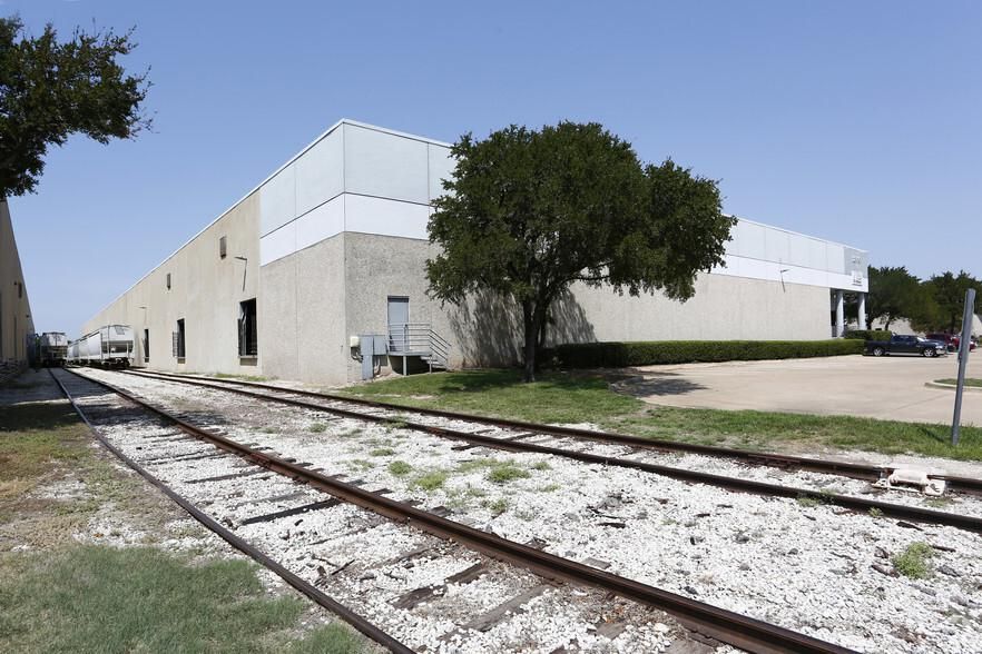 Market Distribution Center 2627-2659 Market St photo 3