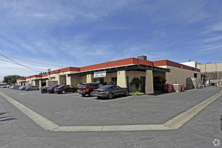 Itasca Business Center 21029 Itasca St photo 2