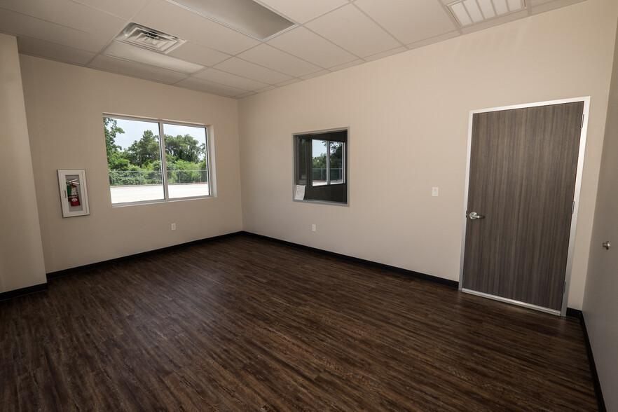Four Seasons Business Park 15341 State Highway 249 photo 2
