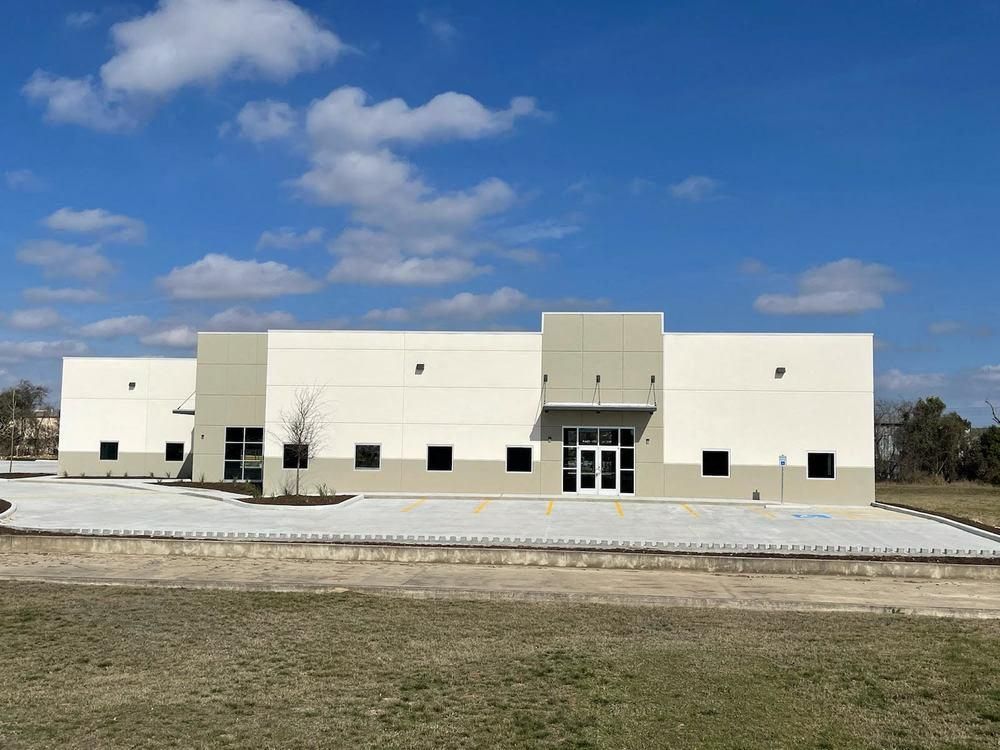 7,000 - 14,000 SF Industrial Space For Lease photo 2