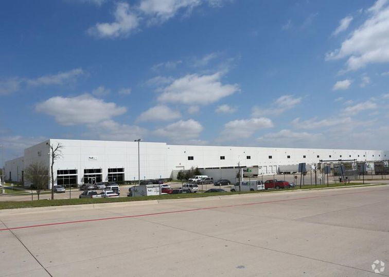 35/20 Crossroads Distribution Center 6601 Oak Grove Rd