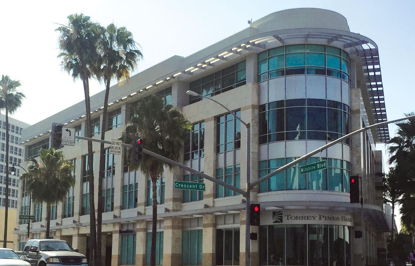 Wilshire Crescent photo 1