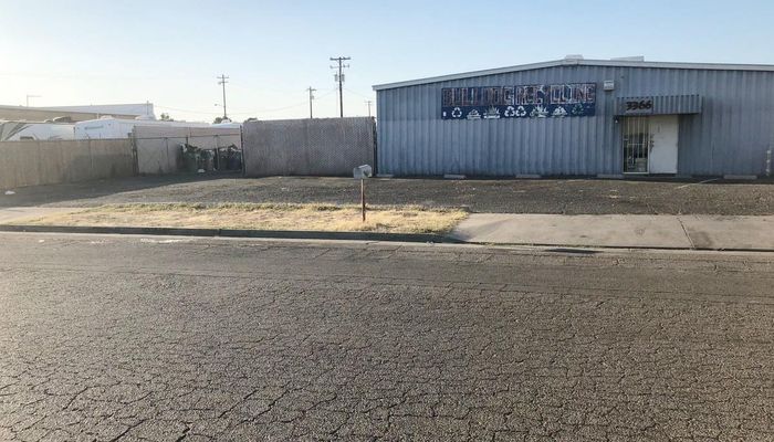 Warehouse Space for Sale at 3366 W Sussex Way Fresno, CA 93722 - #7