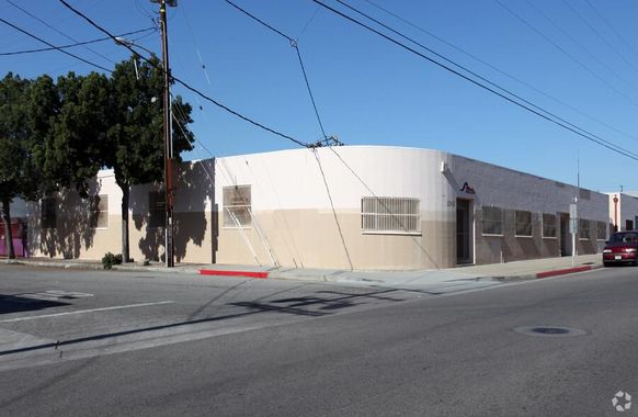 GENERAL WAREHOUSE * NEAR FREEWAY 12923-12943 S Budlong Ave