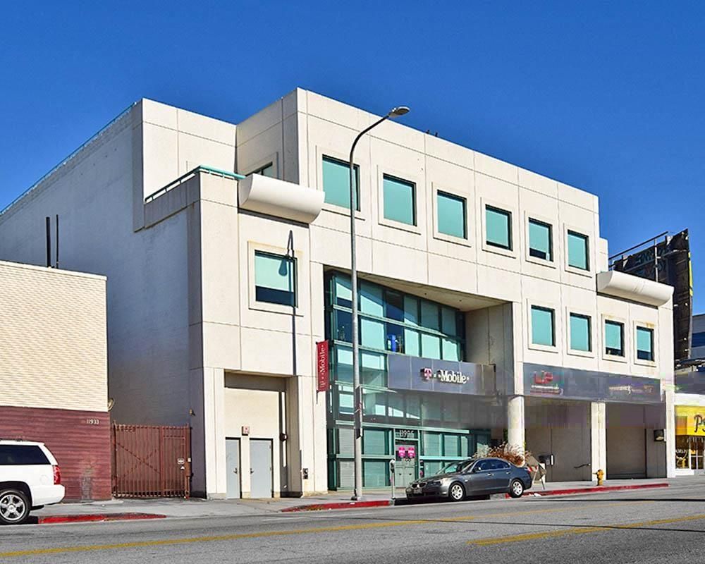 11925 Wilshire Blvd photo 2