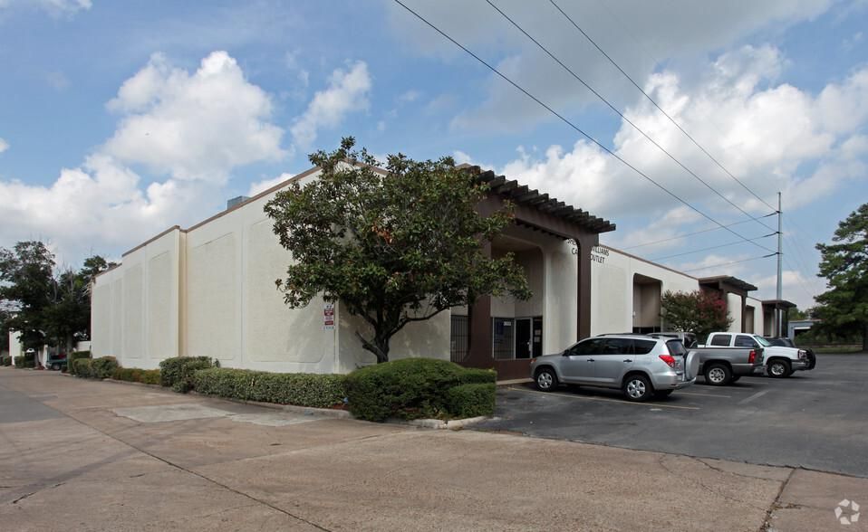 Brookwood Business Park 3572-3580 E TC Jester Blvd photo 3