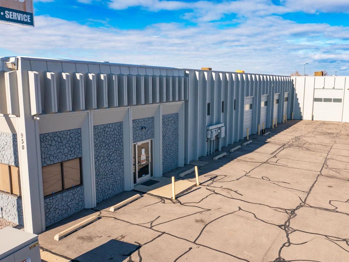 12,000 SF Showroom/Warehouse Ideal for Automotive Use photo 3