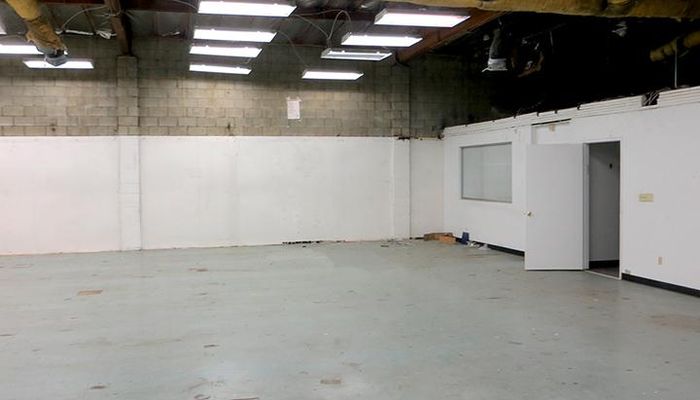 Warehouse Space for Rent at 1333-1335 S Hill St Los Angeles, CA 90015 - #2