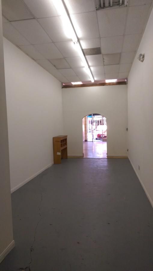 Retail Showroom / Office Space photo 2