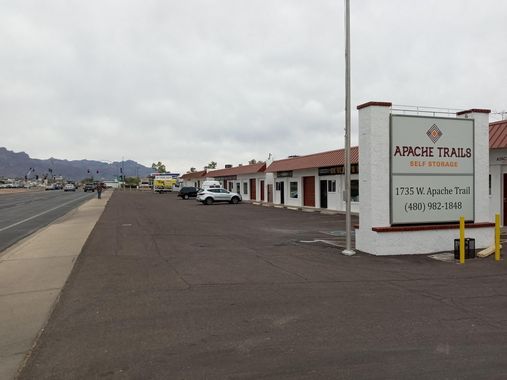 1735 W Apache Trl