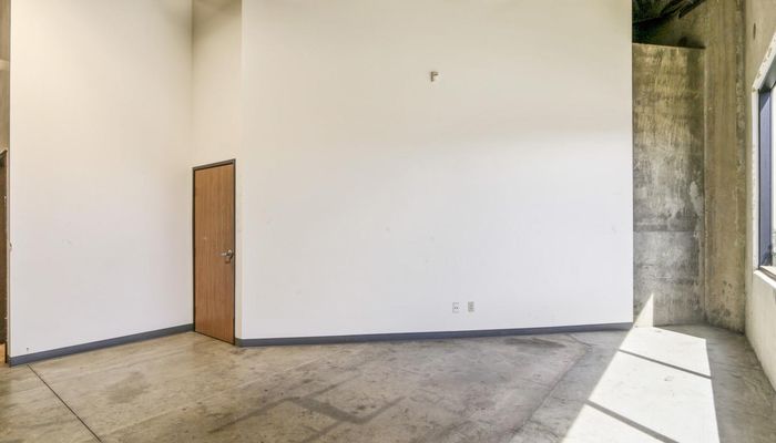 Warehouse Space for Sale at 624 E Rancho Vista Blvd Palmdale, CA 93550 - #8