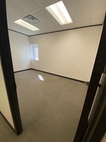 Building 7 18527 Imperial Valley Dr photo 3