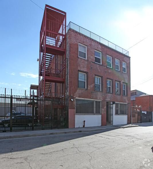 718 Gladys Ave photo 1