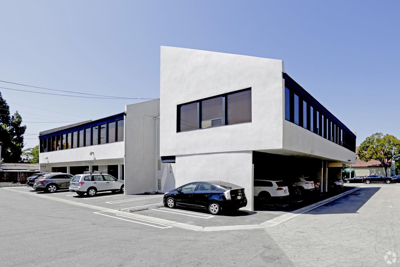 Santa Monica Small Spaces for Lease photo 3