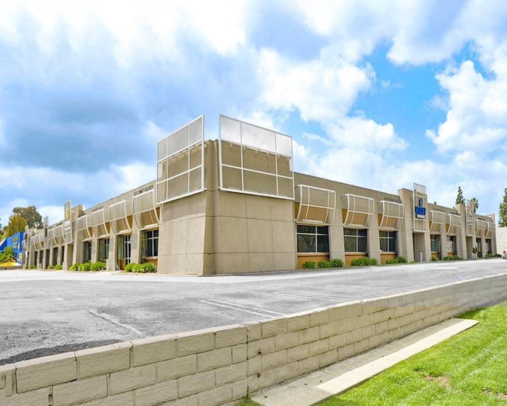 20920 Victory Blvd photo 3