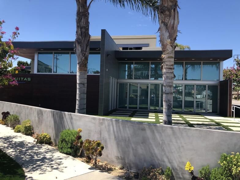 Whole building, signage and parking! 5465 S Centinela Ave photo 4