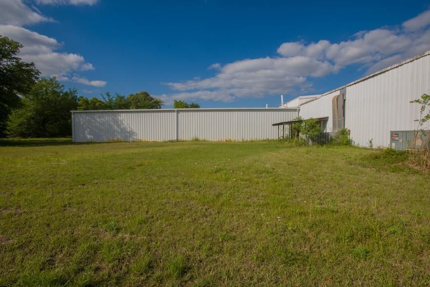 2015 Tile Factory Rd photo 3