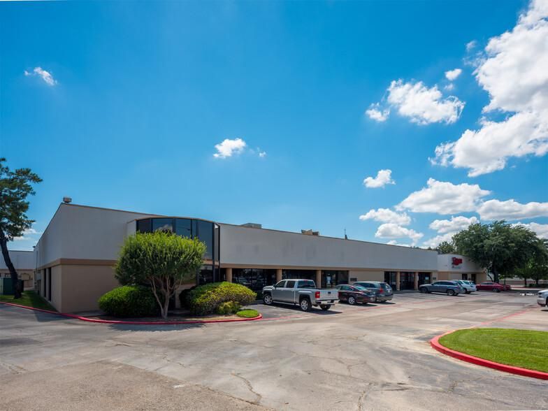 Building 3 1002 N Central Expy photo 3