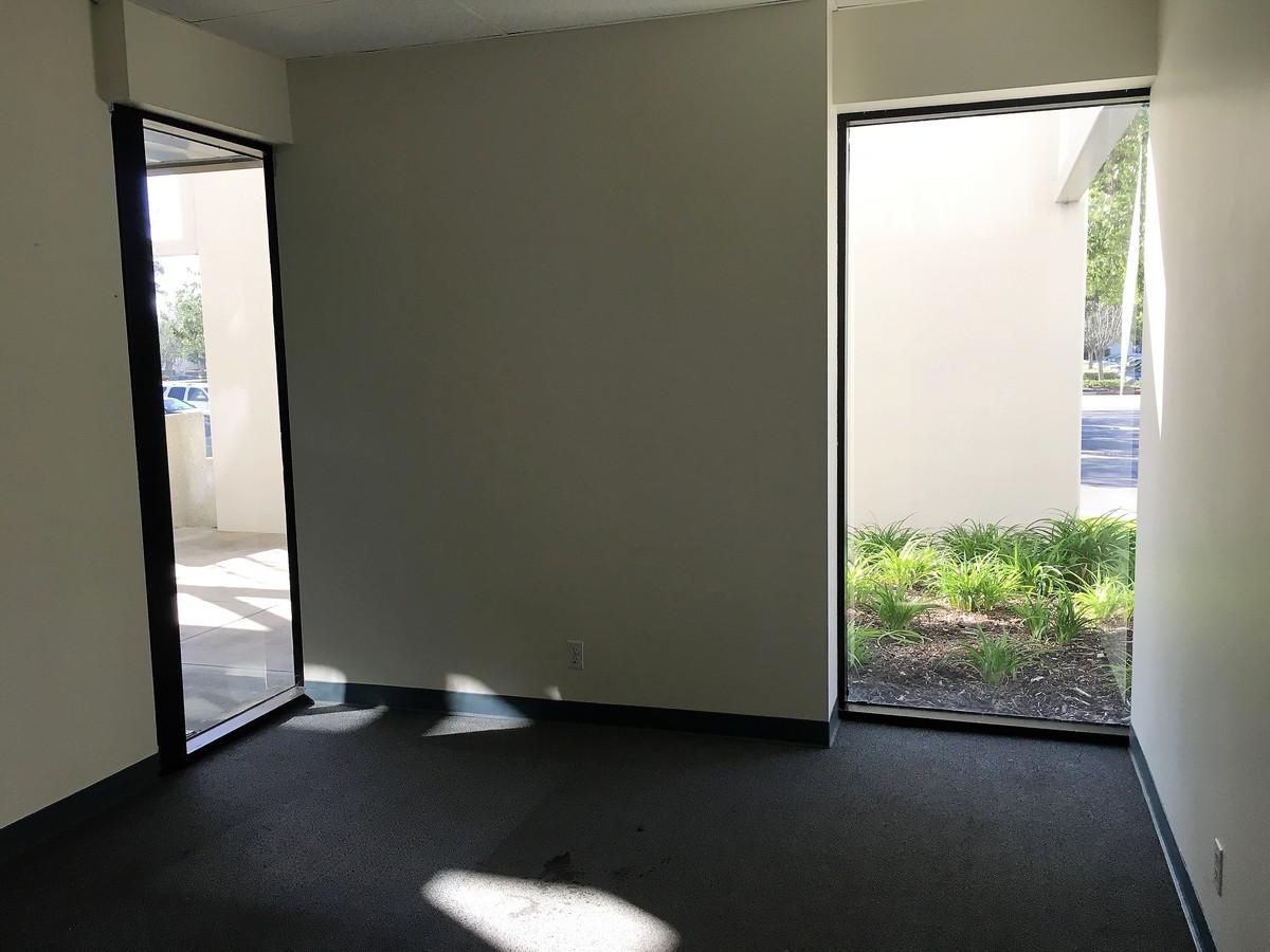 Bldg. 4 photo 2