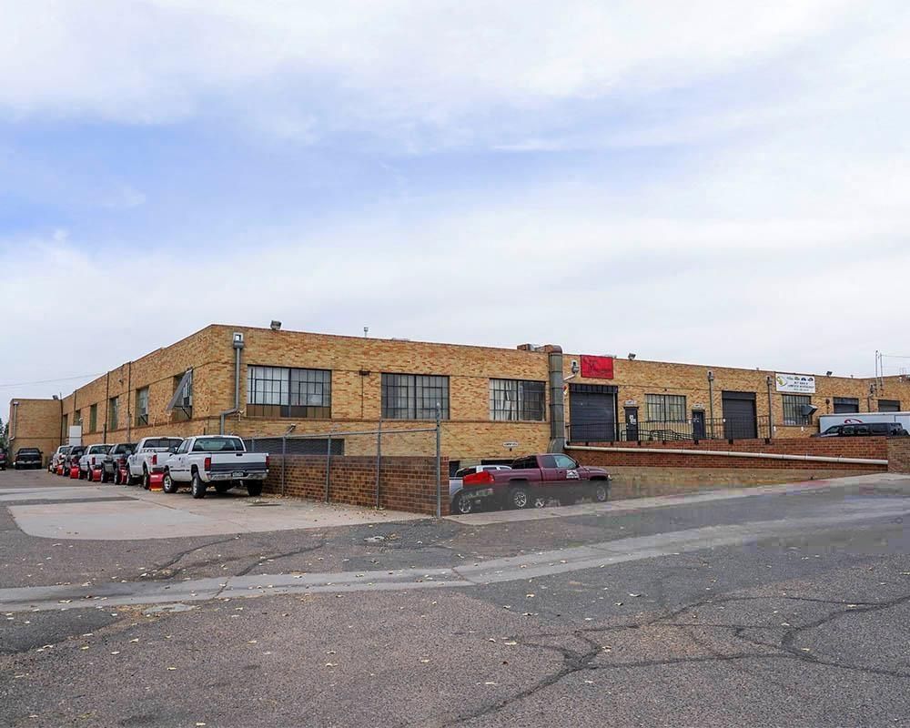 2555 South Santa Fe Drive photo 4