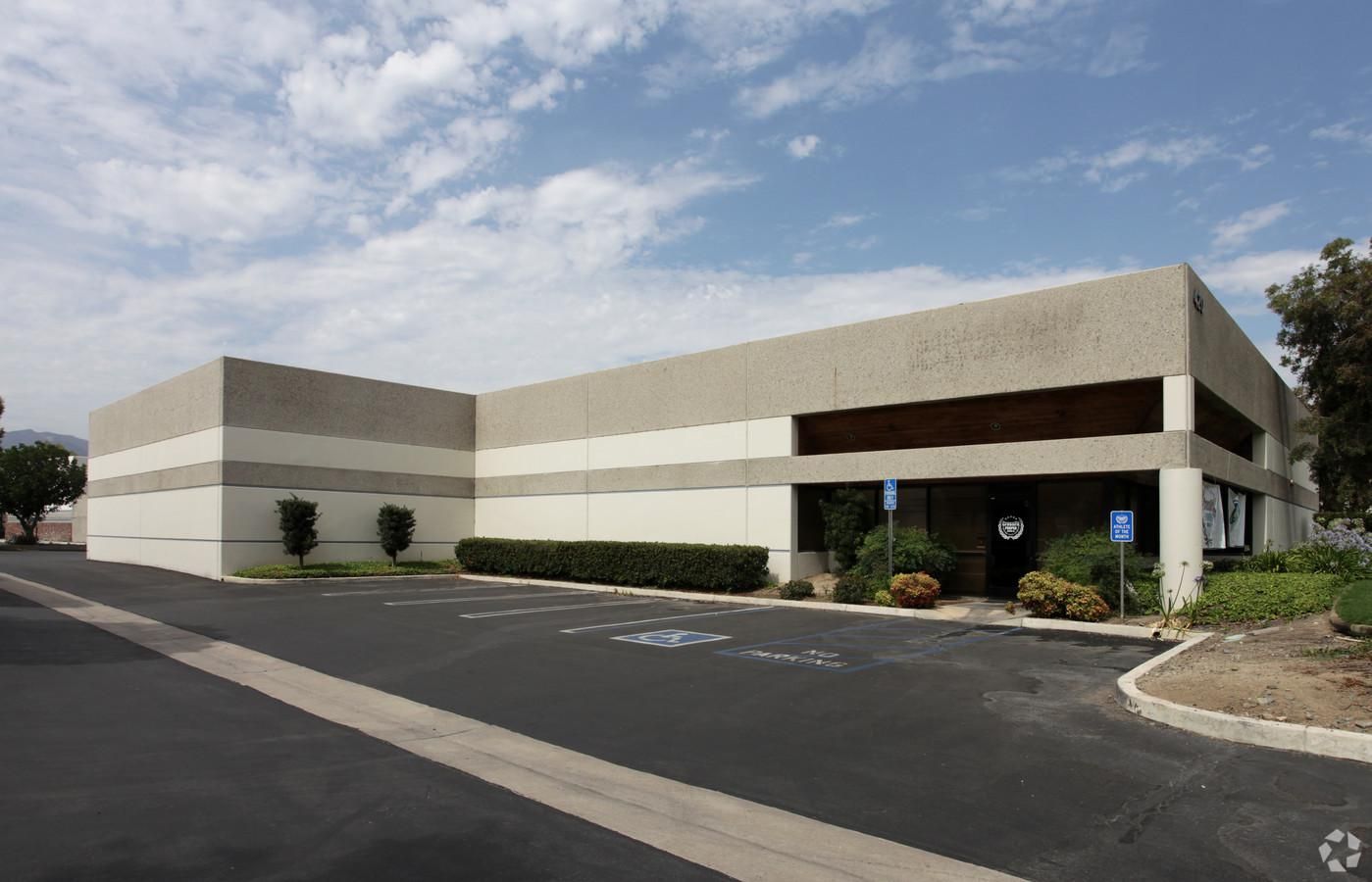 Bldg 4 photo 1