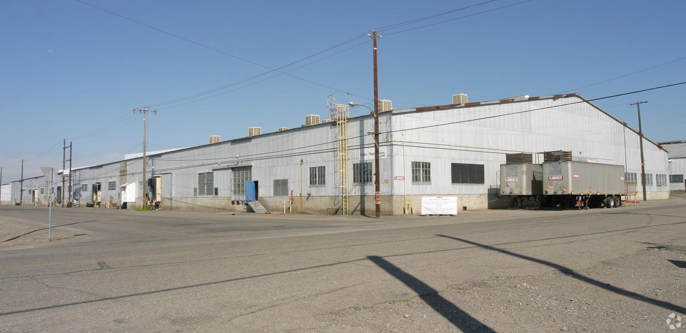 Bldg 214 photo 2