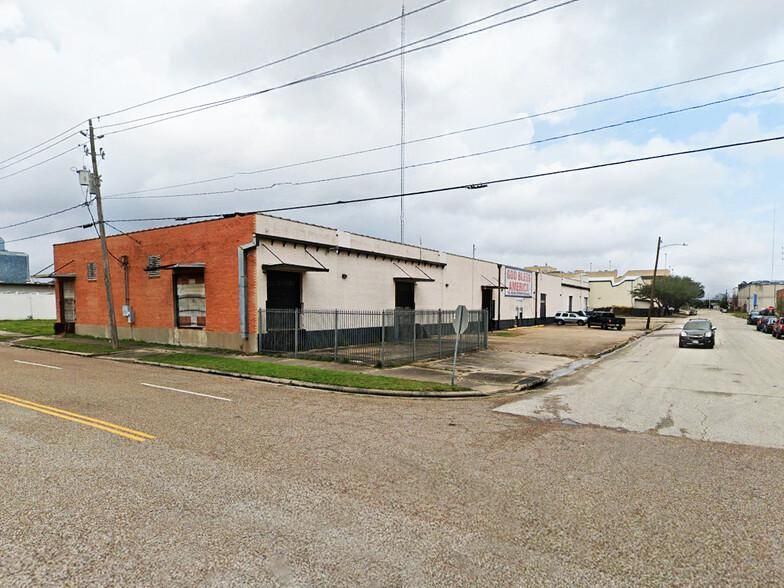 1110 Paige St photo 3