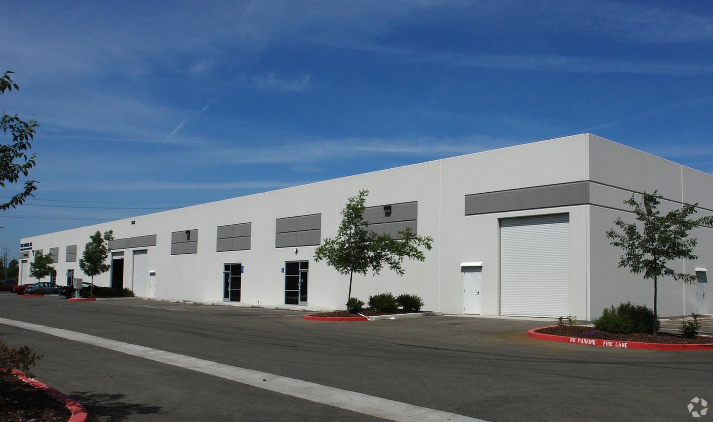 Bldg 5 photo 3